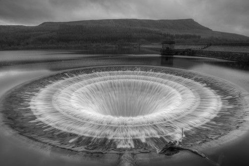 Ladybower Reservoir HDR  Sinkhole