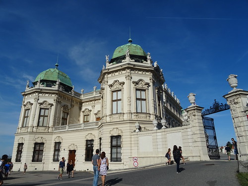 Wien, 3. Bezirk (very historic palace buildings in the suburbs not far away from downtown Vienna), Palacio de Belvedere, Belvedere Palace, Palazzo di Belvedere, le Palais de Belvedere (the upper part), Prinz-Eugen-Straße/Rennweg