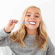 The toothpaste caps top help kids in applying toothpaste to their toothbrushes evenly.