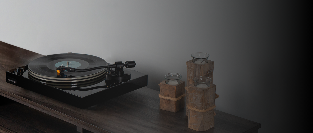 Fluance record player, turntable, solid wood